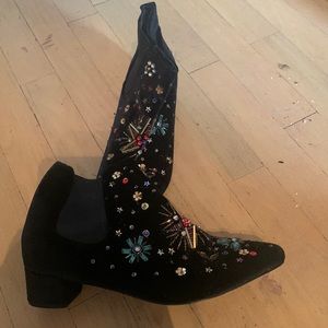 VELVET EMBELLISHED LOW BOOTS. BETSEY JOHNSON